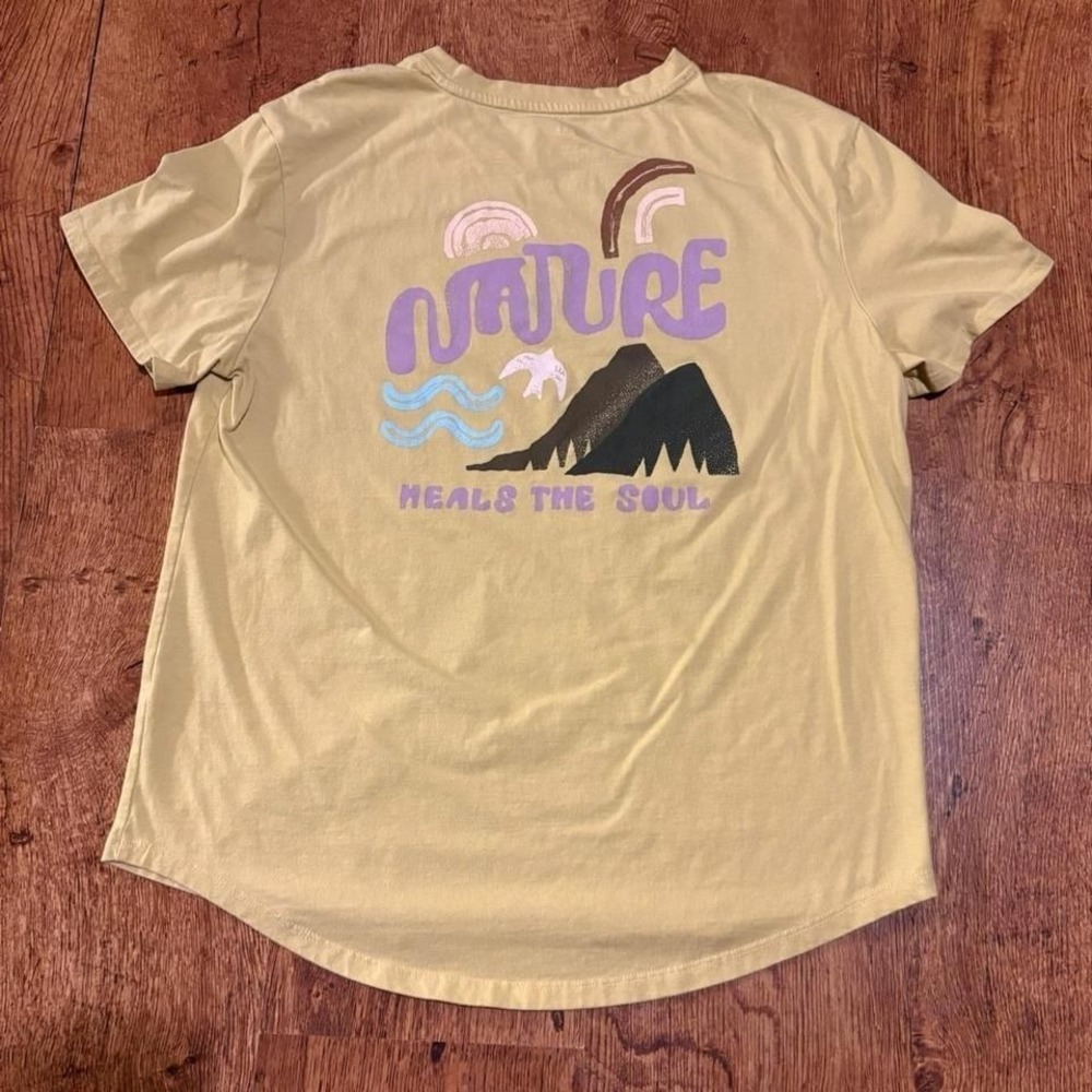 48. yellow Sonoma Nature Heals The Soul graphic t-shirt with curved hem